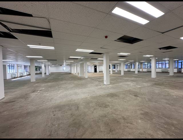 1,731M² OFFICE TO LET IN SANDTON CENTRAL